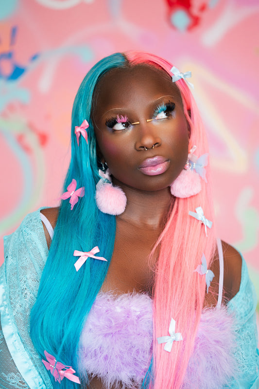 Using Galaxy Pink to create the color pop! 💕