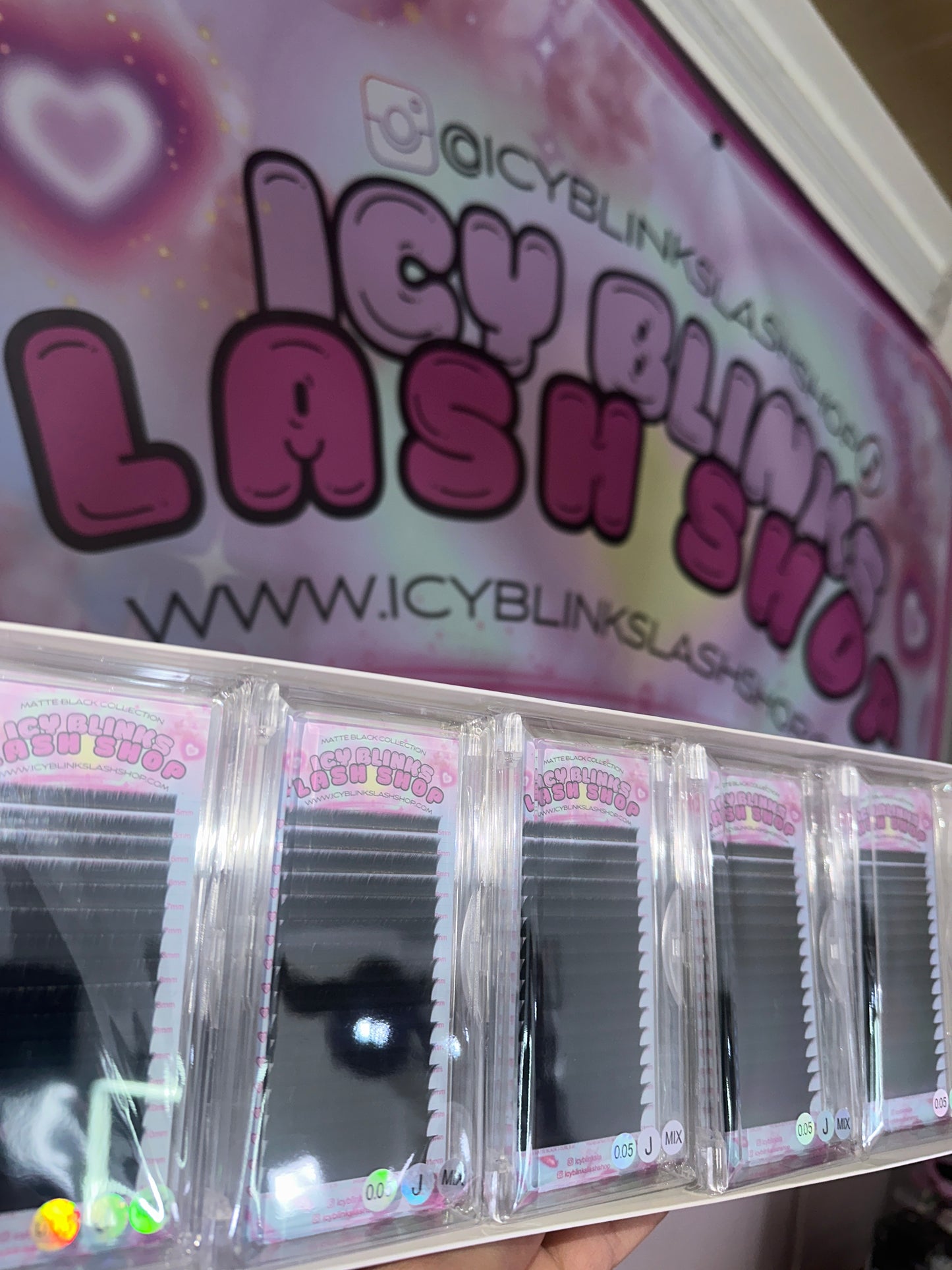 BOTTOM LASHES J CURL 0.5