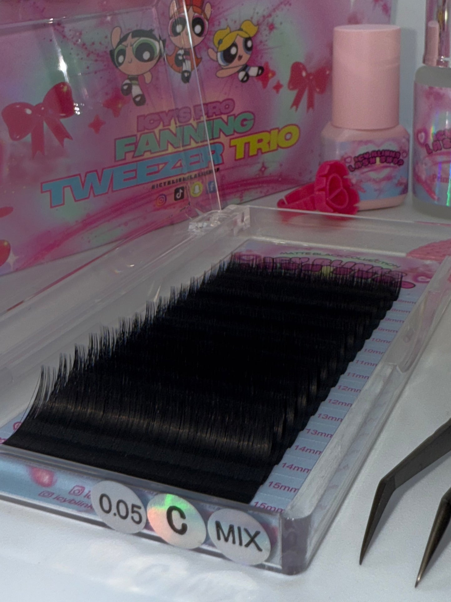 Cold Girl Collection Matte Black - C Curl Mix Tray